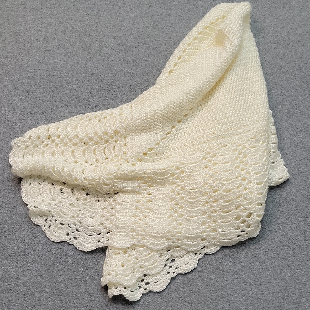 Vintage Crochet Lace Coverlet Tablecloth 62 x 62in Cream Repairs